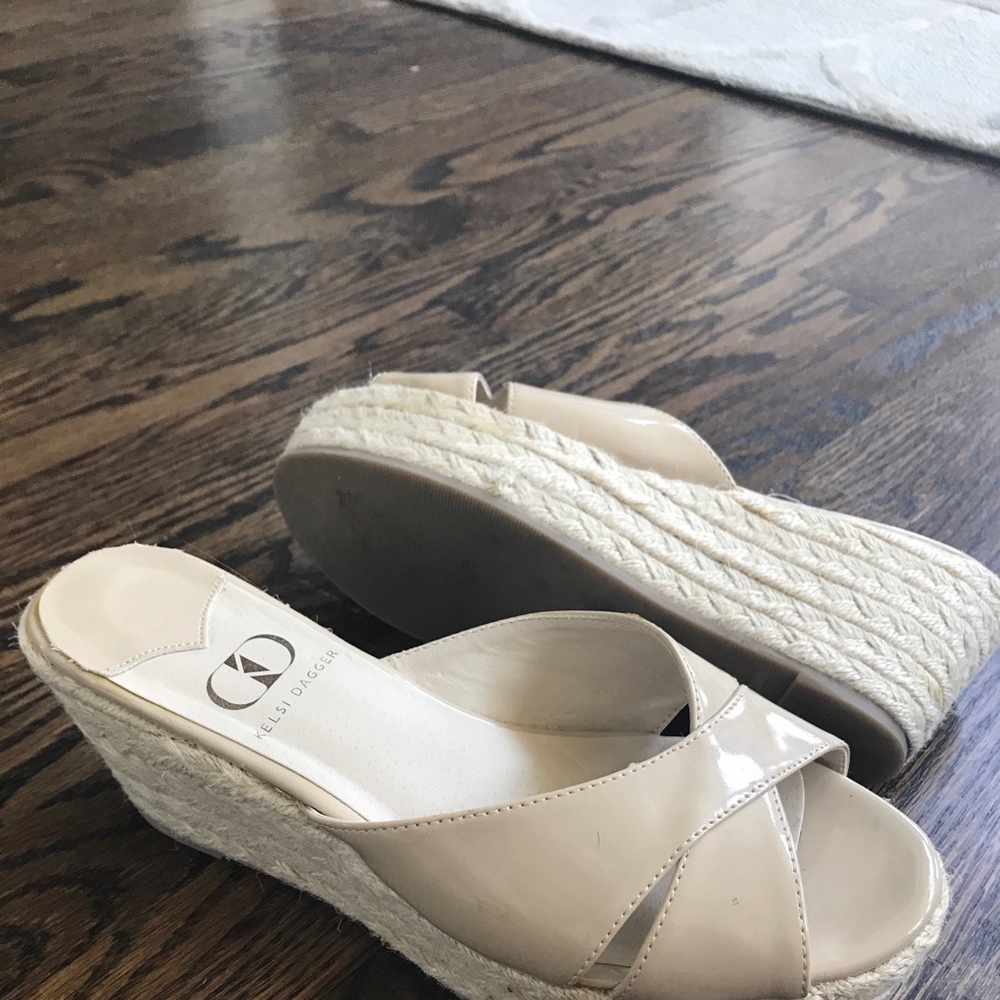Kelsi dagger wedges